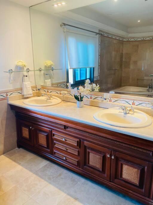 Malecon Vista Mar Habitacion Privada Larimar, ซานโตโดมิงโก ภายนอก รูปภาพ
